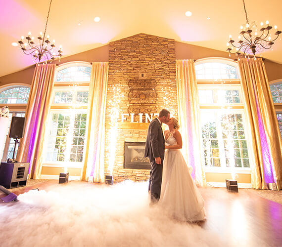 bride groom first dance